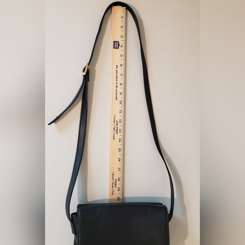 Tignanello Vintage Black Crossbody Organizer Messenger Style Magnetic Cl… - Picture 13 of 16